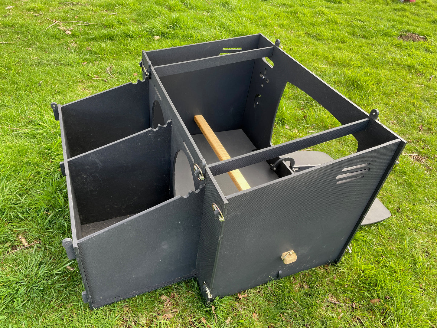 Vintage Style TV Chicken Coop