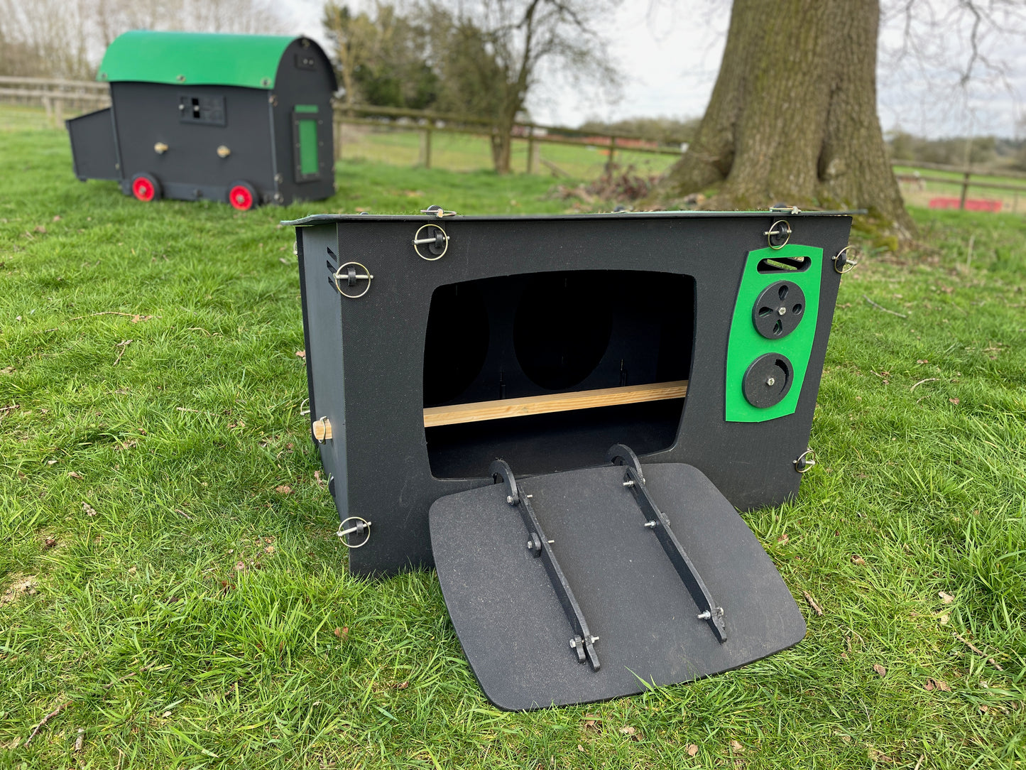 Vintage Style TV Chicken Coop