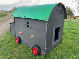 Shepherds Hut Chicken Coop - Large (up to 8 chickens)