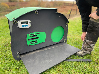 Retro Radio Chicken Coop - Auto-Door (up to 5 chickens)