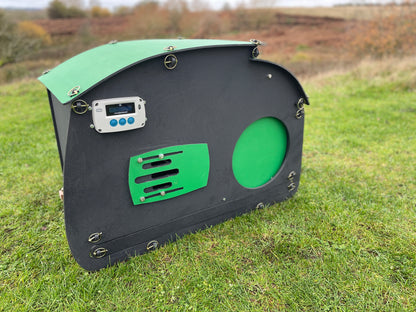 Retro Radio Chicken Coop - Auto-Door (up to 5 chickens)